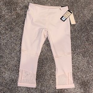 Mid rise Capri leggings